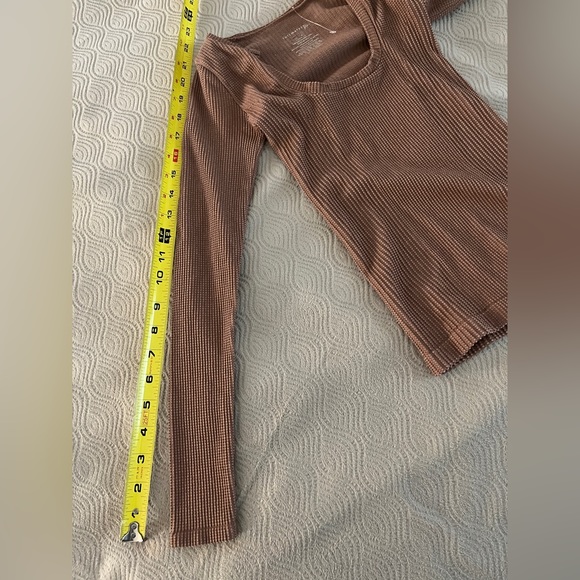 🆕 Free People Clean Slate layering top in brown size M/L - Picture 9 of 11